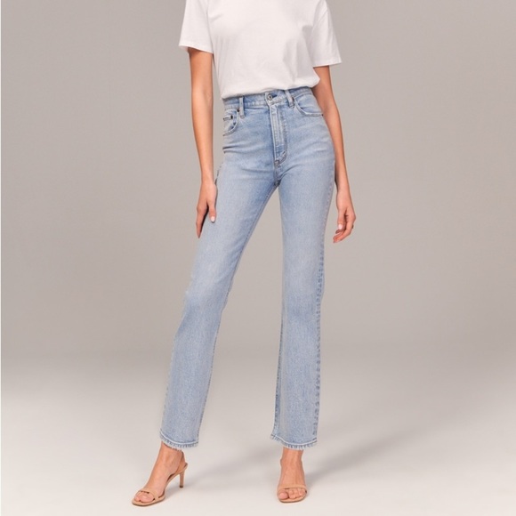 Abercrombie & Fitch Ultra High Rise Ankle Straight Jean Light Wash Blue Size 29 - Picture 1 of 9